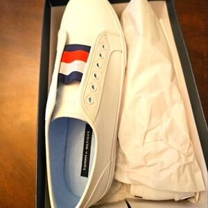 Tommy Hilfiger White Sneakers with Red and Blue Accents NIB WOMENS SIZE 11M